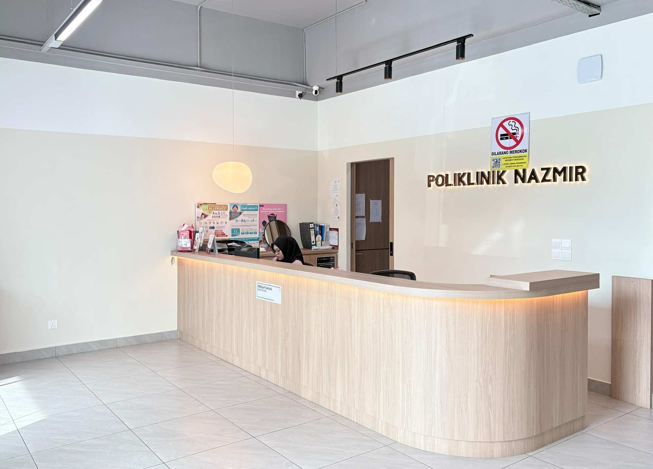 Kaunter Pendaftaran Poliklinik Nazmir