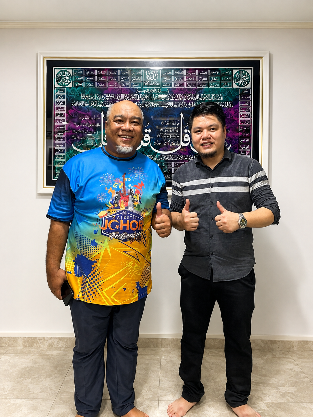 [Gambar AirBoss bersama pelanggan YBhg. Dato’ Haji Suhairi Bin Haji Hashim]
