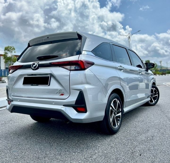 Staria exterior