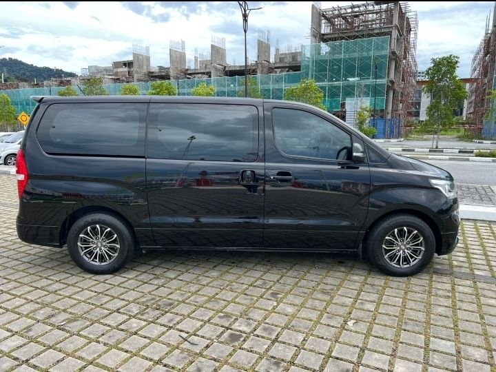 Starex exterior