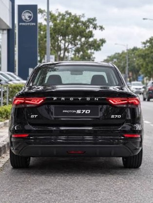 Proton S70 MC2 — pandangan 1