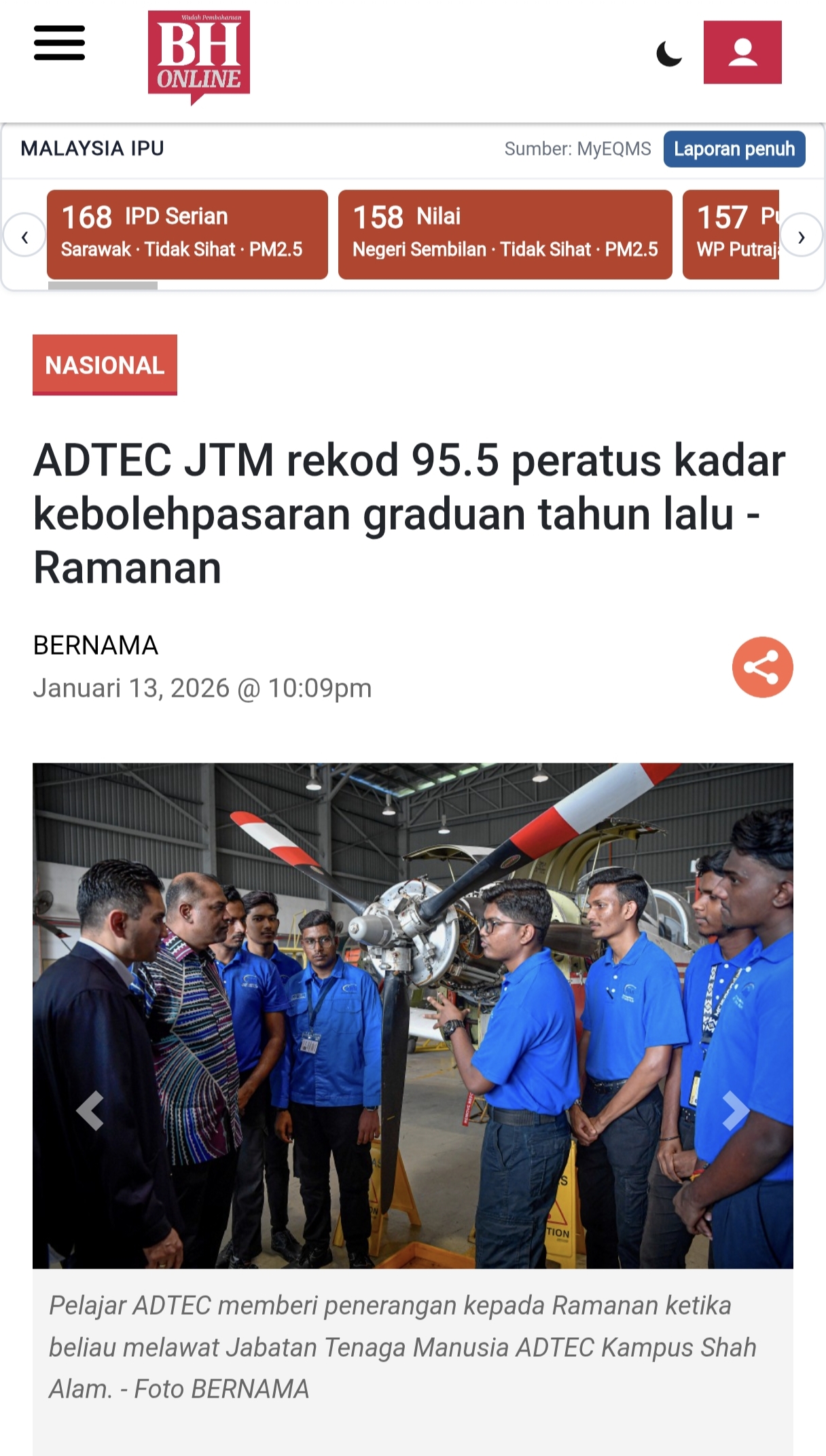 Pelajar menjalankan latihan amali