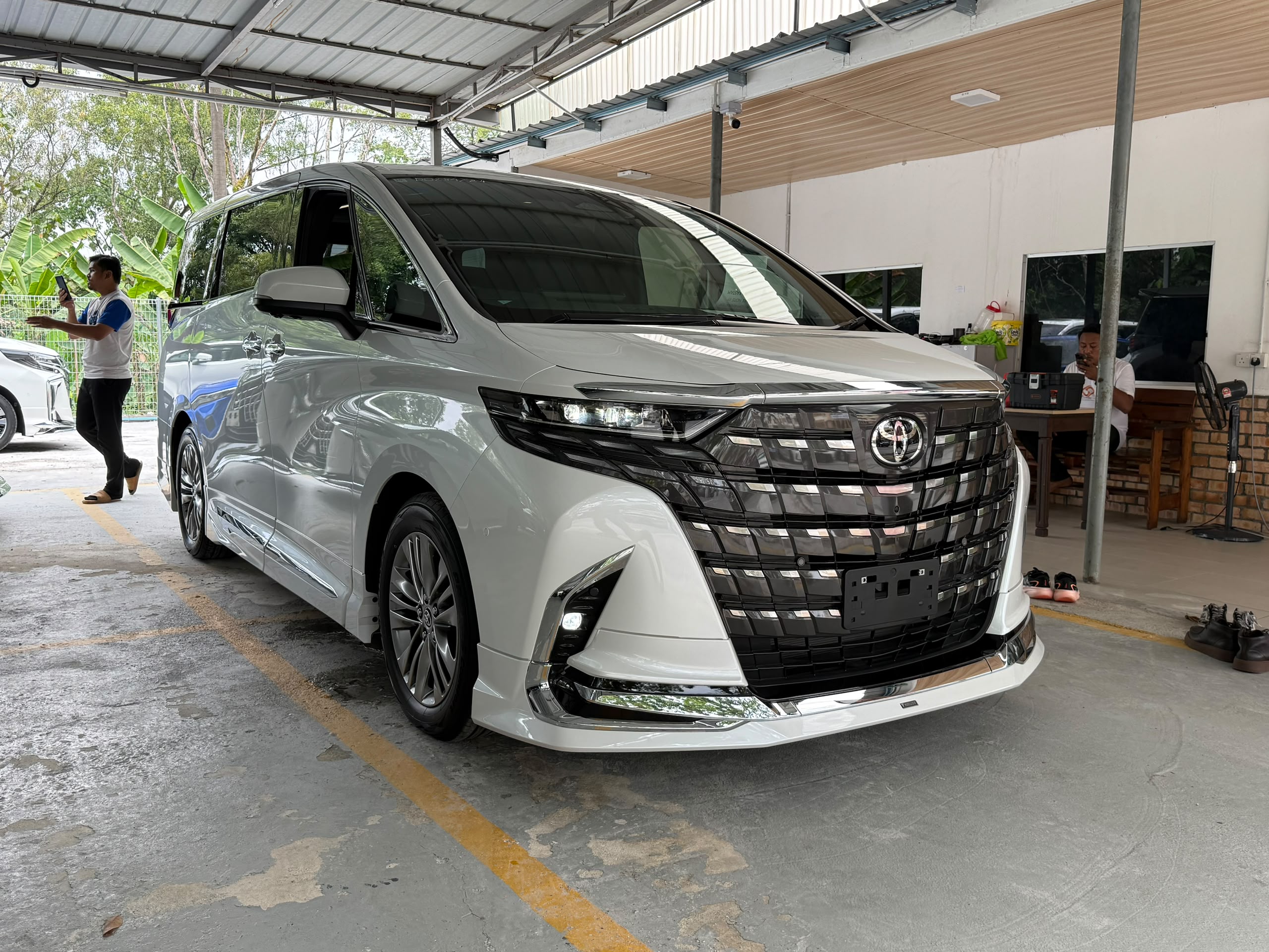 Toyota Alphard 2.5 Z