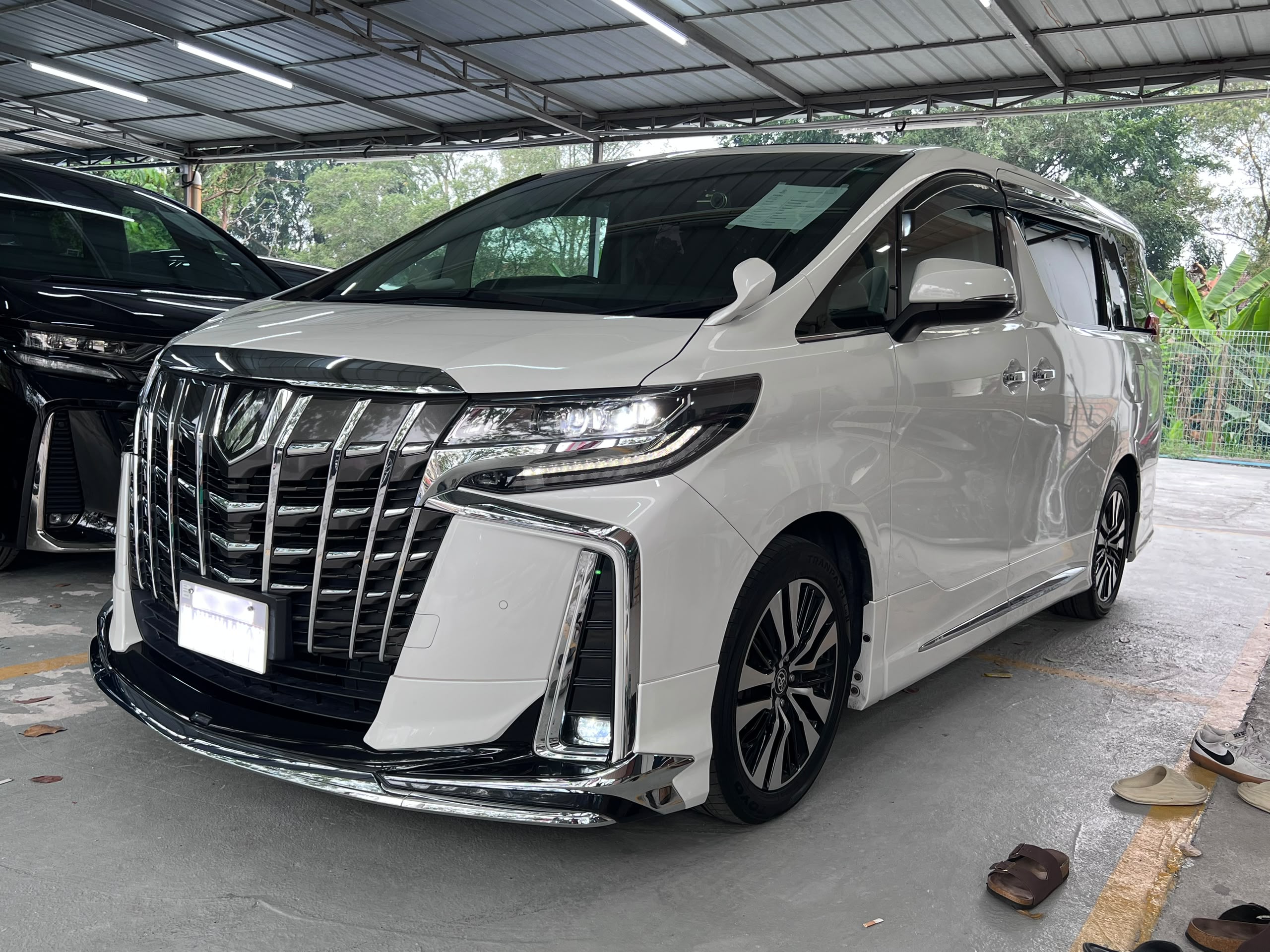 Toyota Alphard 2.5