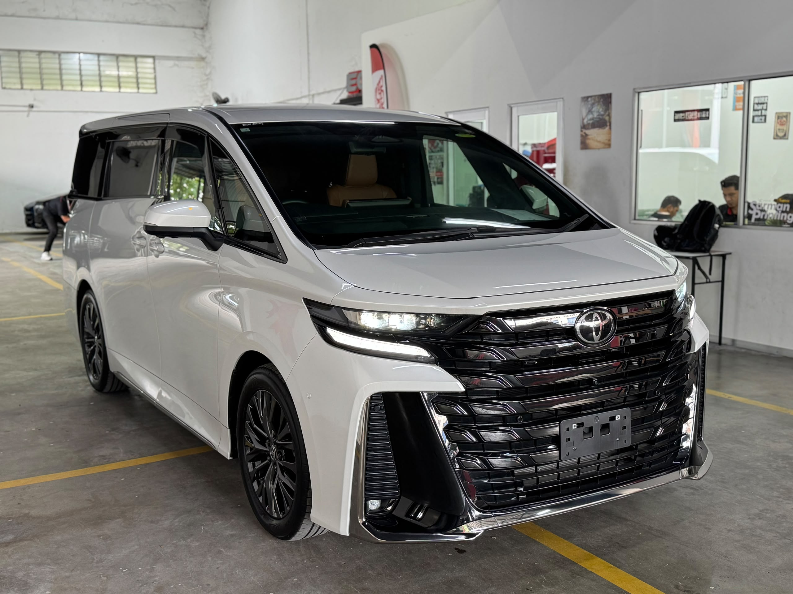 Toyota Vellfire 2.4 Z Premier
